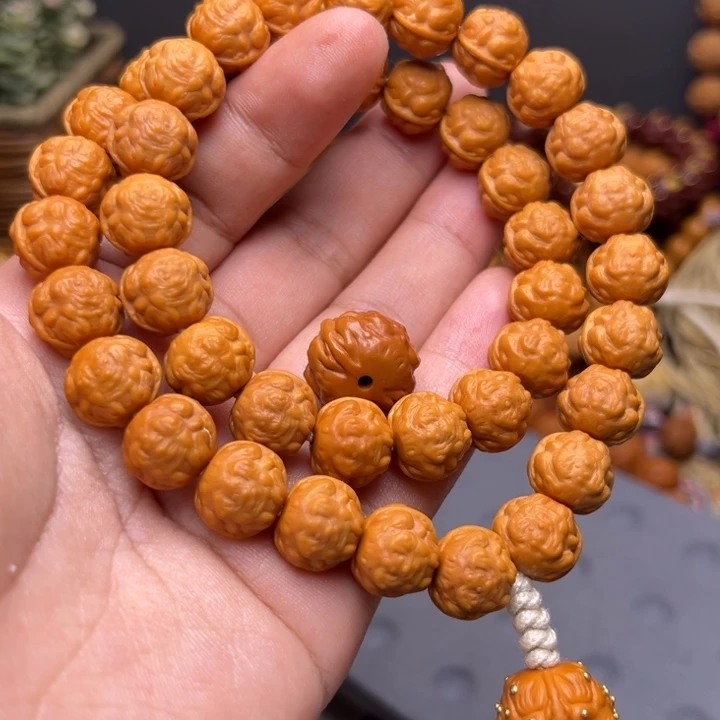 猴头核桃吊坠1.1加挑好的送人，顶珠金蟾，蟾背流苏