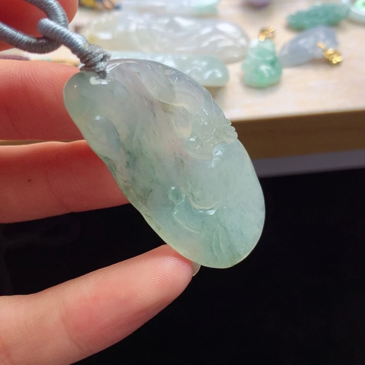 翡翠未镶嵌颈饰吊坠