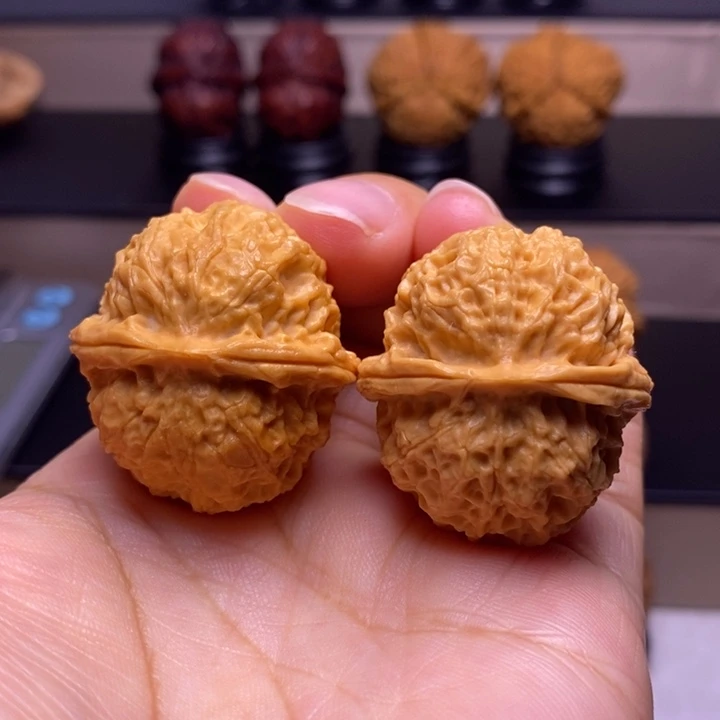 把件文玩核桃珊瑚绣球11