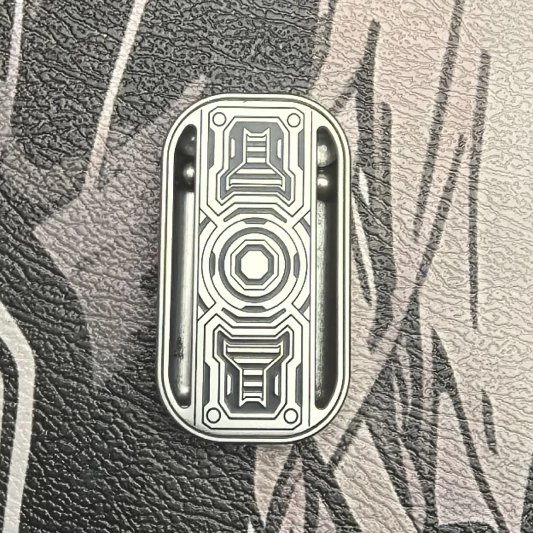 【欧刻】肥婆推牌镂空赛博文玩EDC解压玩具
