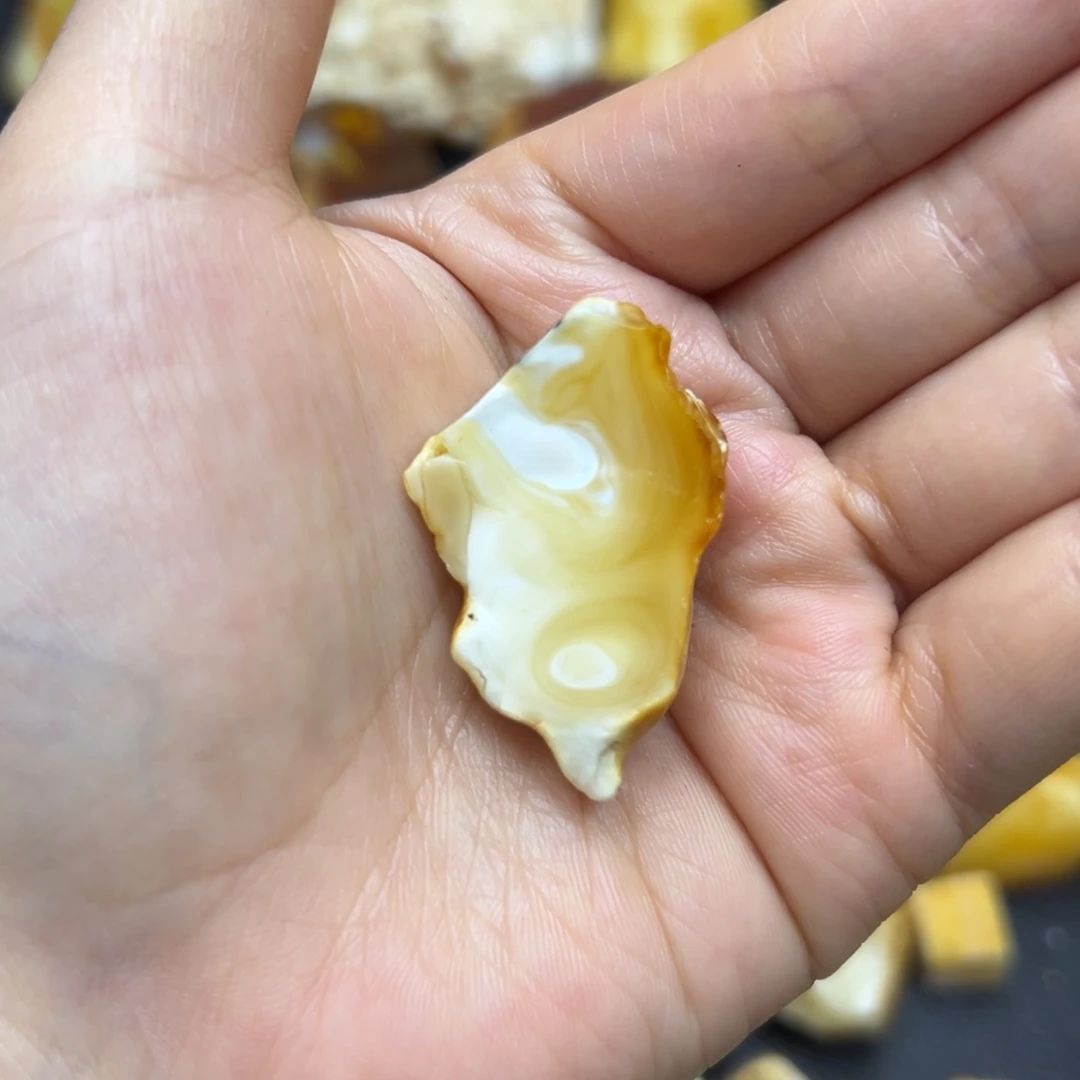 定制琥珀未镶嵌蜜蜡