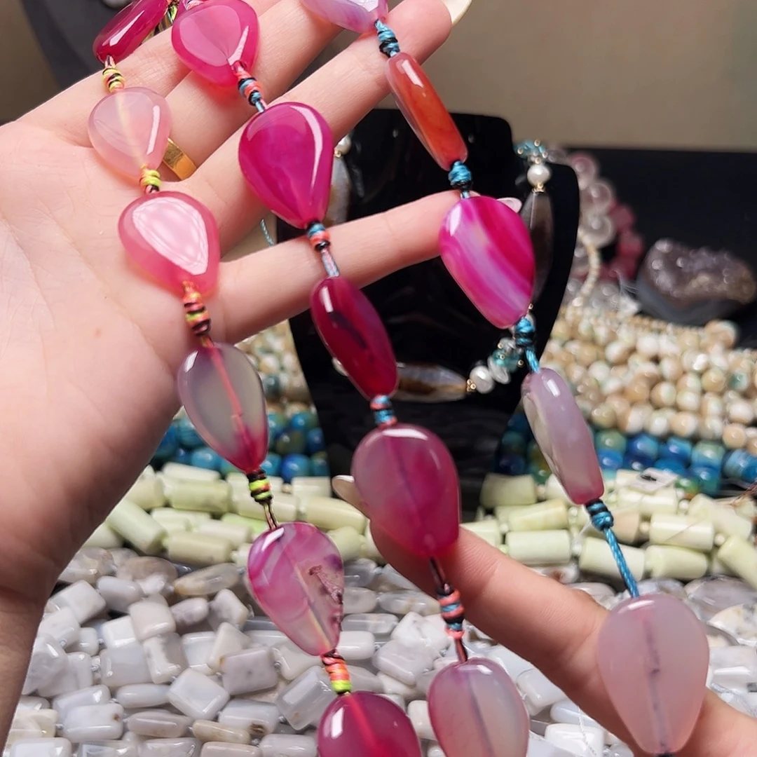 玛瑙/玉髓合金珠宝半成品d310 20*26m 梅花玛瑙水滴一条