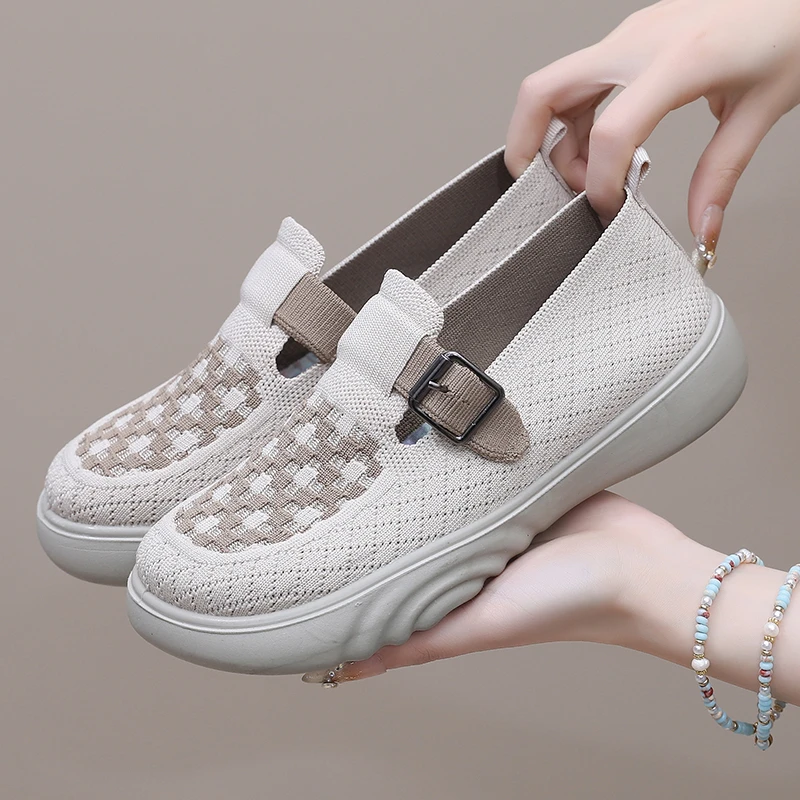 2025春秋季新款软底休闲妈妈鞋防滑透气渔夫鞋一脚蹬老北京布鞋女