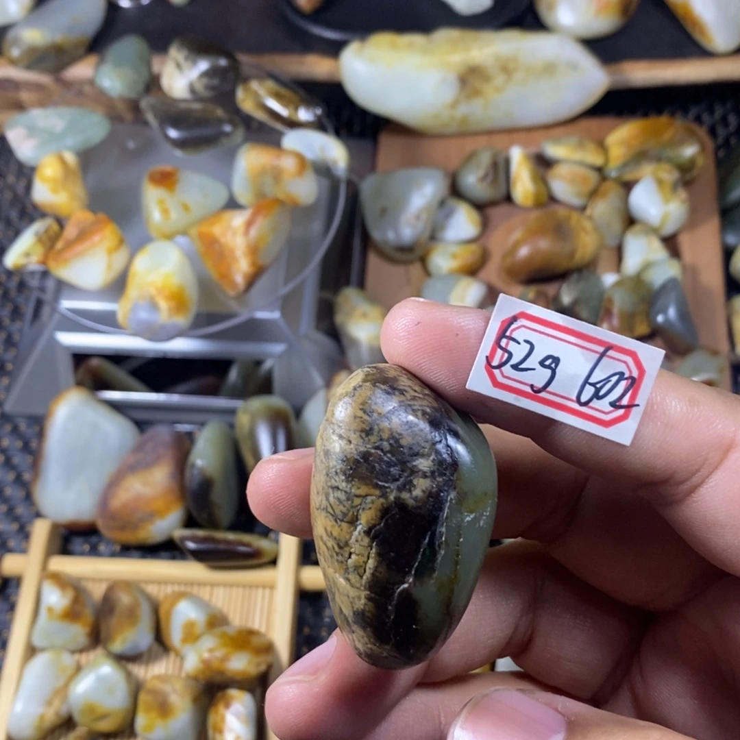 和田玉（糖玉）未镶嵌挂件