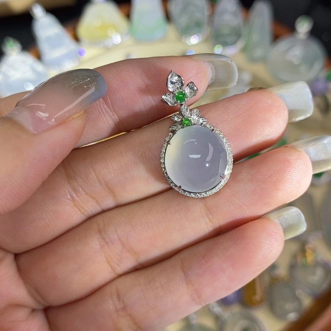 翡翠18K金镶嵌颈饰A货翡翠