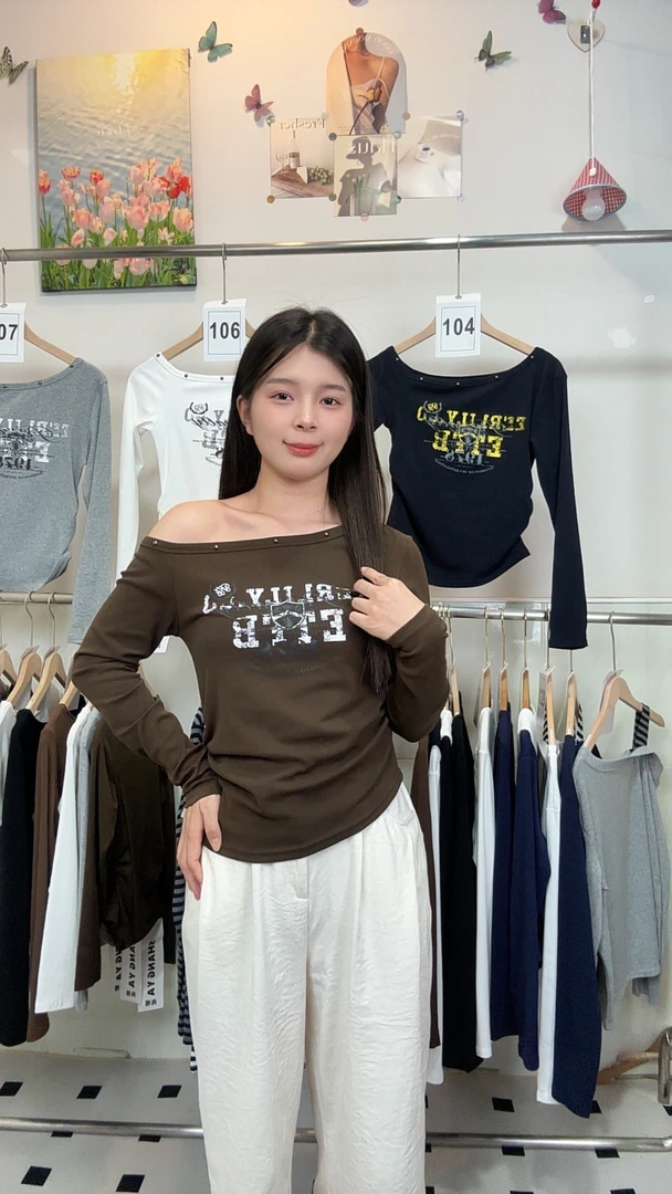 2025秋季韩版斜肩美式印花修身显瘦辣妹设计感长袖