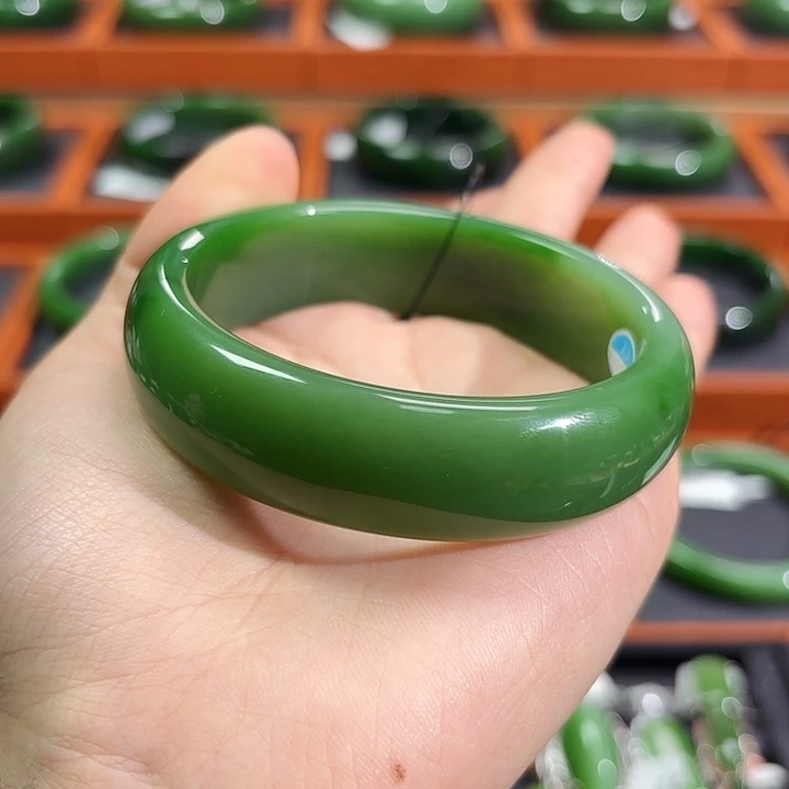 和田玉（碧玉）未镶嵌手镯白加绿5859