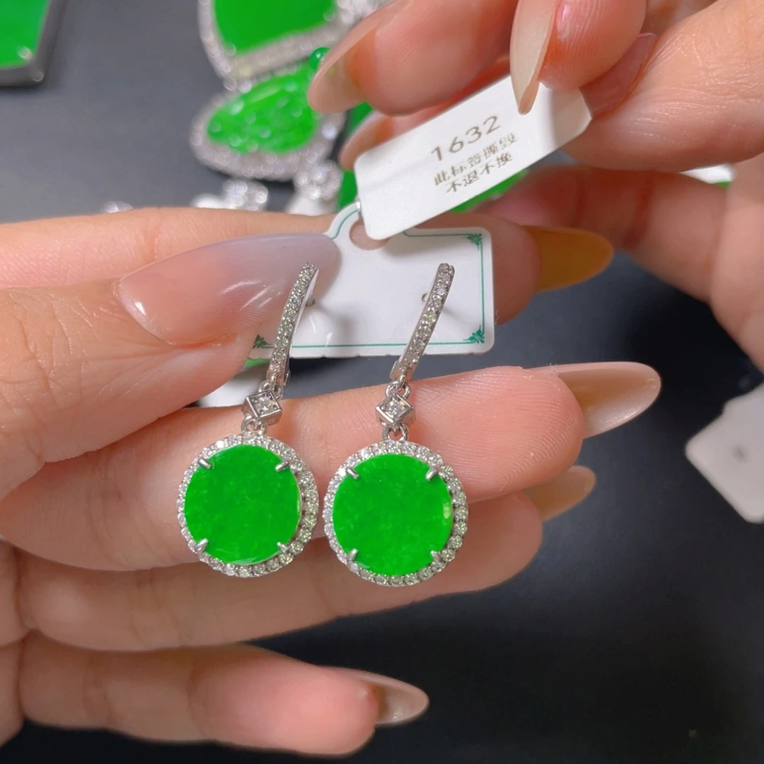 【闪购商品】颈饰银S925镶嵌翡翠M****j翡翠