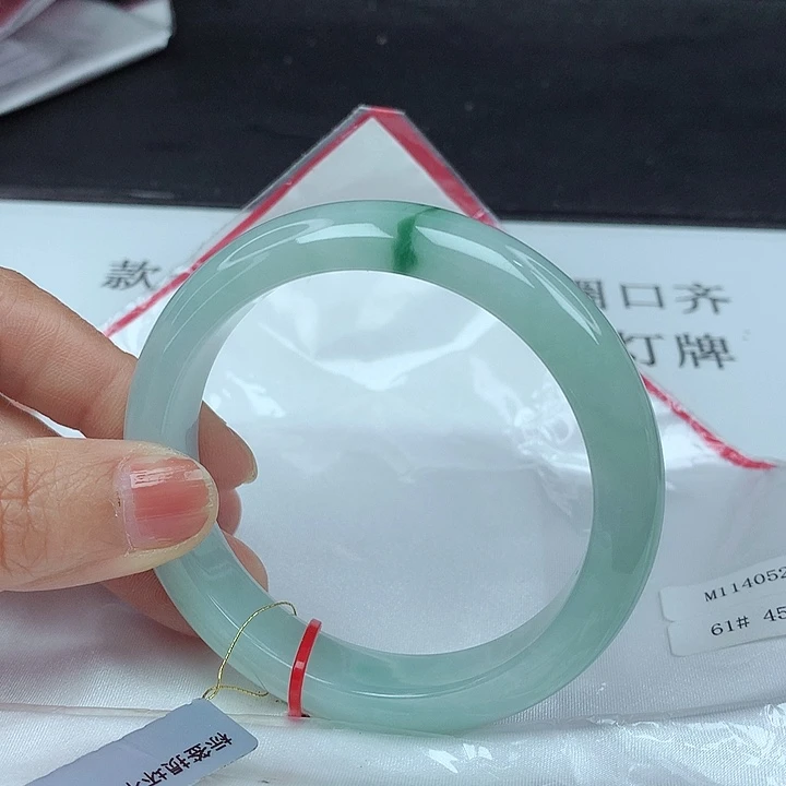 翡翠手镯未镶嵌61圈4052