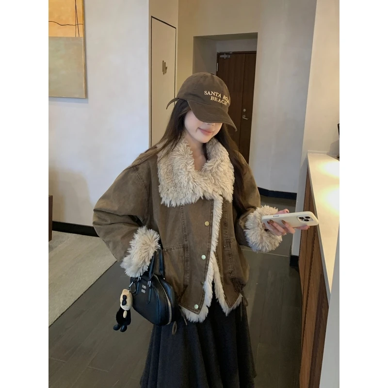 乌77咖色羊羔毛加绒加厚保暖牛仔外套女2025新款冬复古百搭派克服