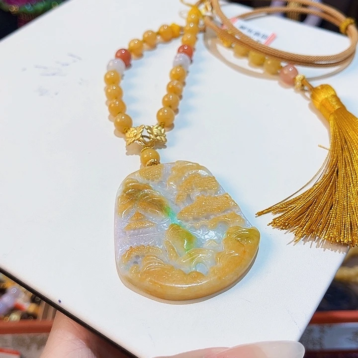 翡翠未镶嵌颈饰翡翠