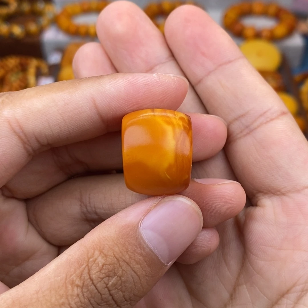 未镶嵌琥珀珠宝奇石