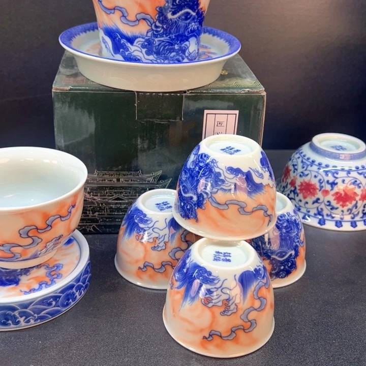 瓷片白青花泛红醒狮七件套全品