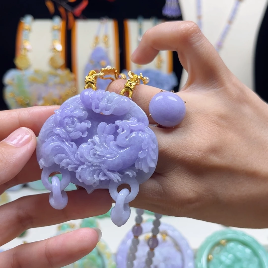 翡翠未镶嵌颈饰素*?天然