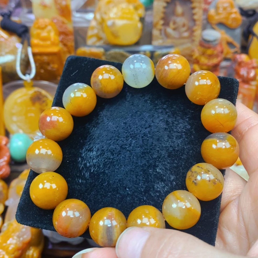 未镶嵌石英质玉（黄龙玉）颈饰