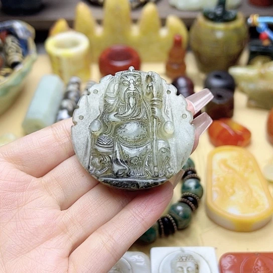 蛇纹石玉未镶嵌颈饰