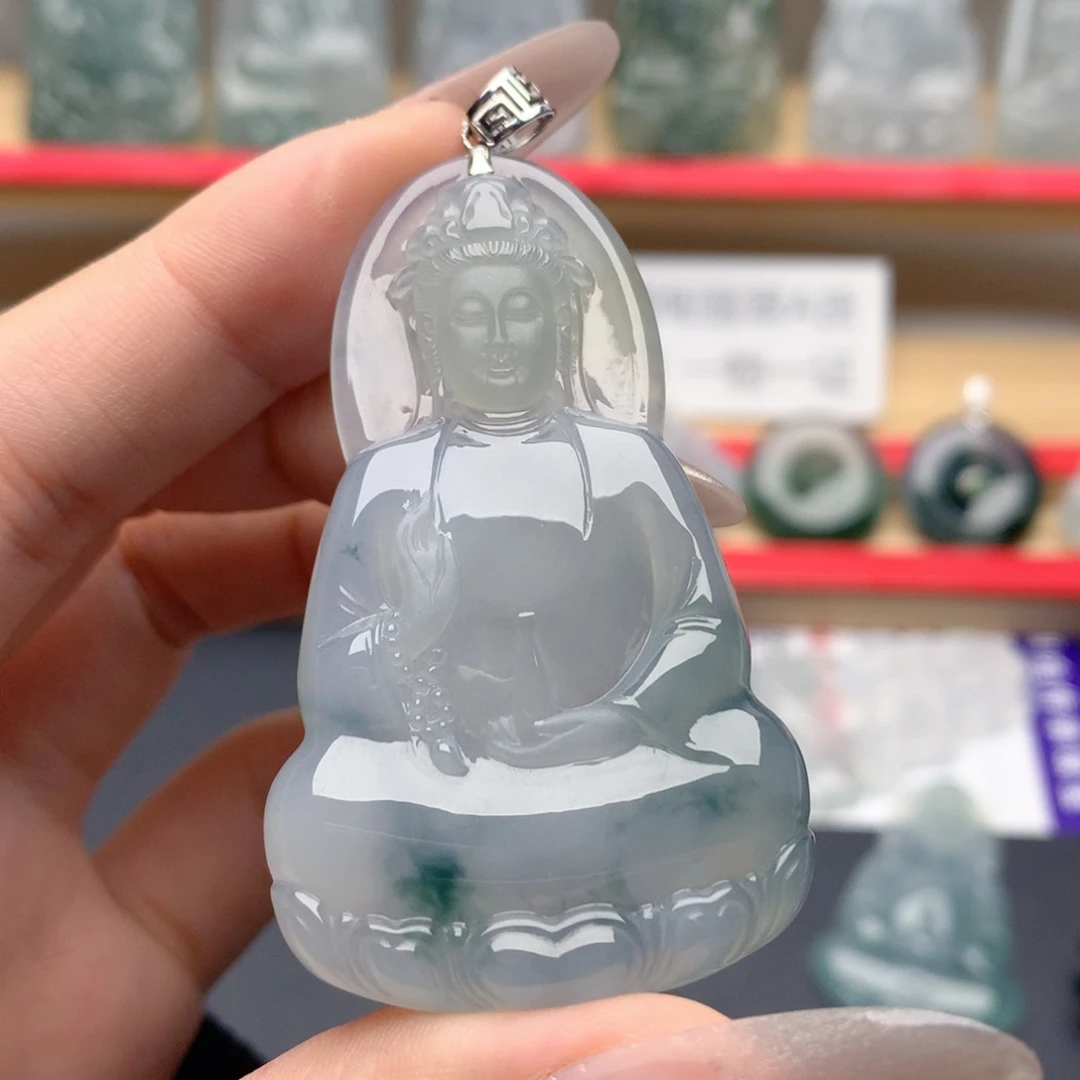 小***蝉翡翠未镶嵌颈饰素衣