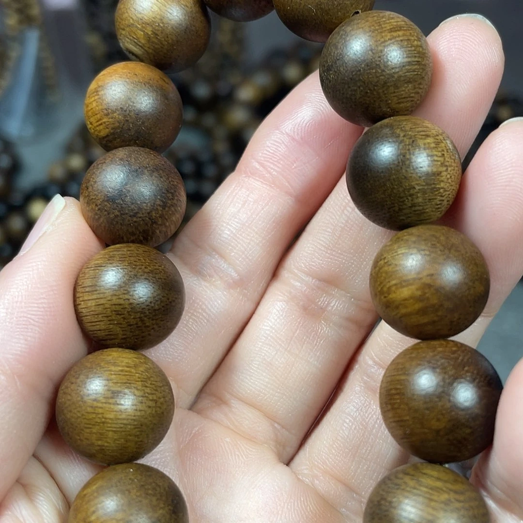 卡***销手串沉香芽庄白棋