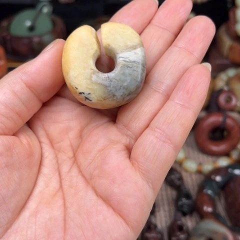 岫岩河磨玉（透闪石质玉）手链未镶嵌乘*