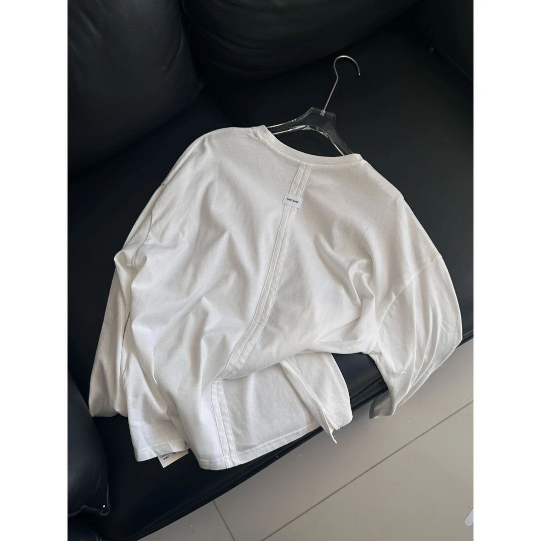 【小个家】“叠穿神器”背后小贴布纽扣袖设计叠穿磨毛白T