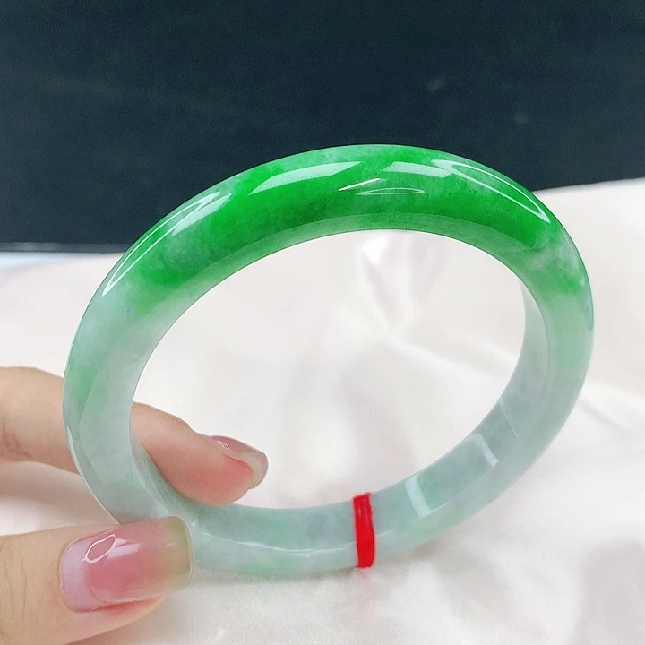 翡翠未镶嵌手镯圈63，0B031