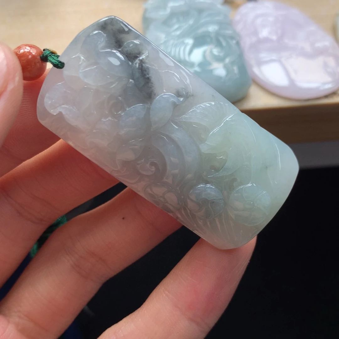 颈饰未镶嵌翡翠吊坠