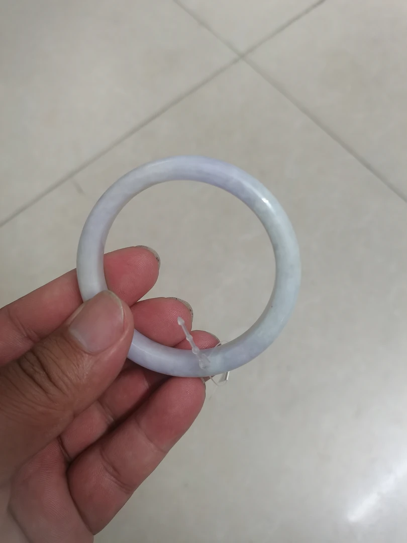 缅甸天然A货淡春彩圆条翡翠手镯