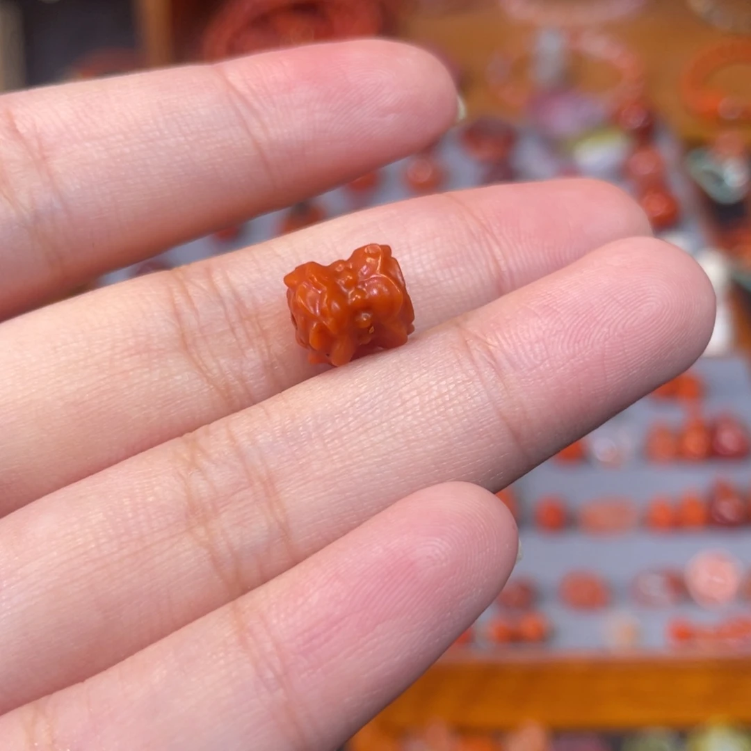 未镶嵌并蒂莲卡8.5南红玛瑙