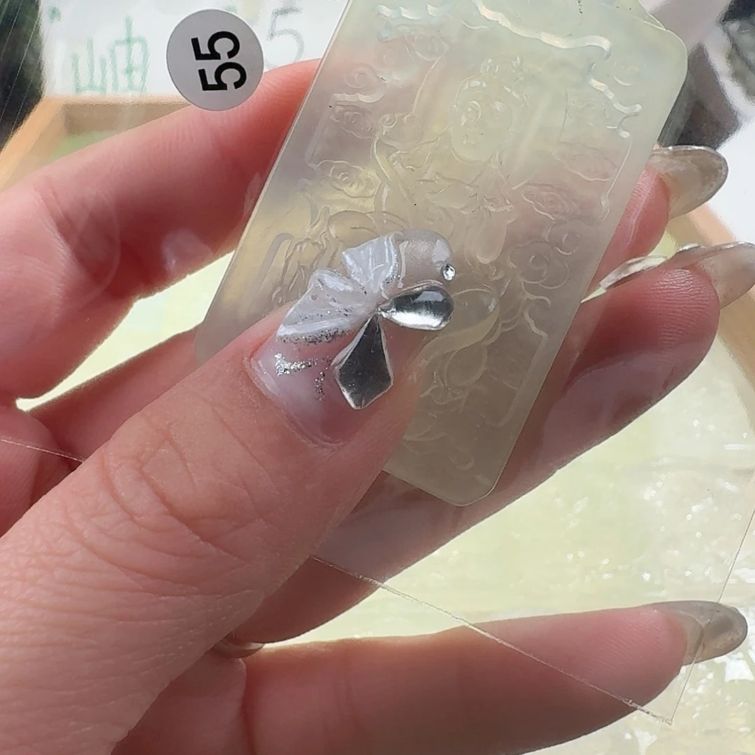 蛇纹石玉颈饰合金精美礼品