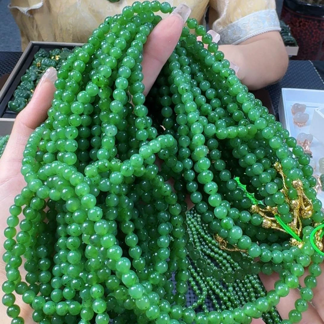 和田玉（碧玉）未镶嵌颈饰卡5加中间色发其一