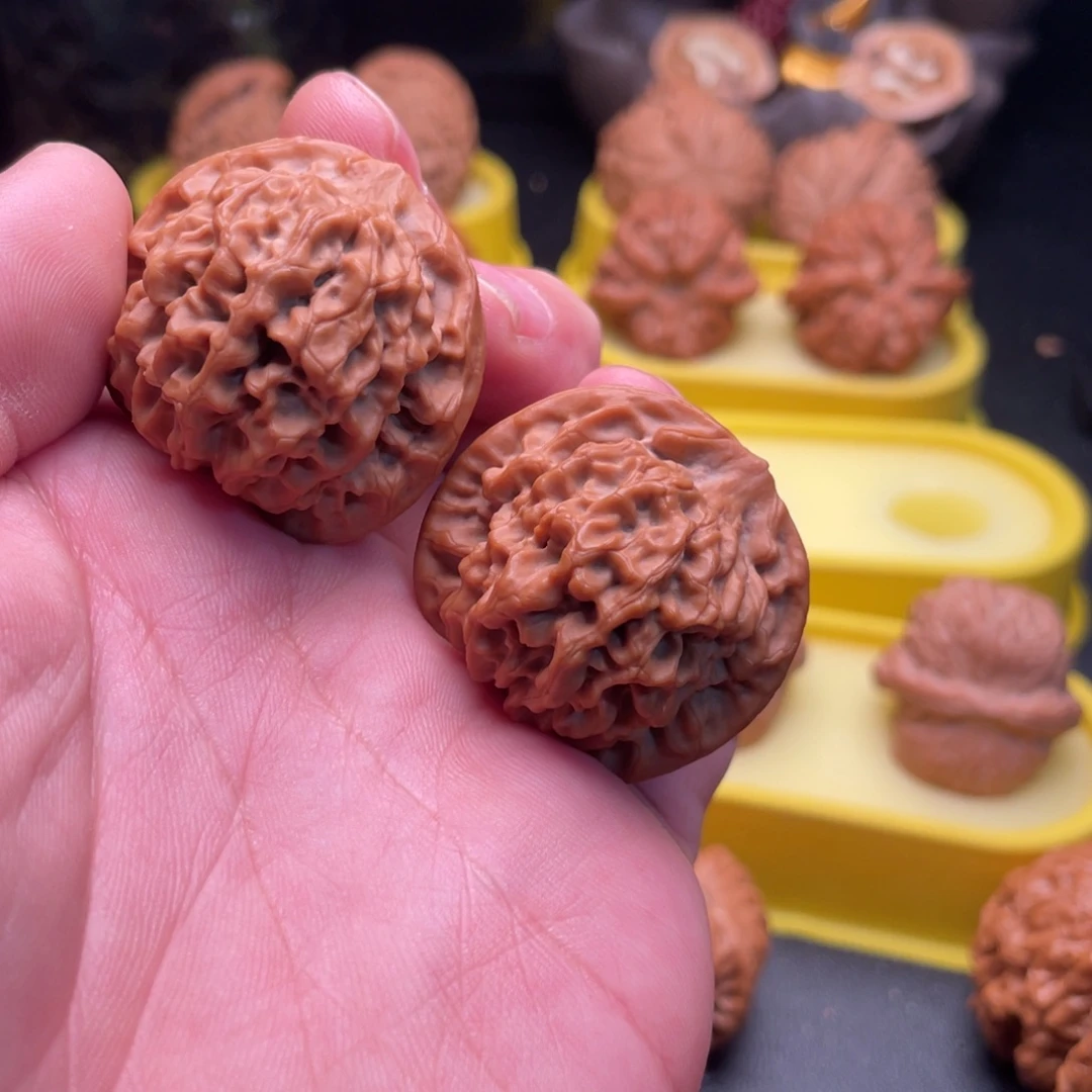 张***珄文玩核桃吊坠秦闷37