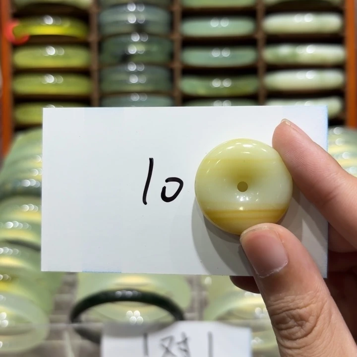 未镶嵌岫玉手镯天然