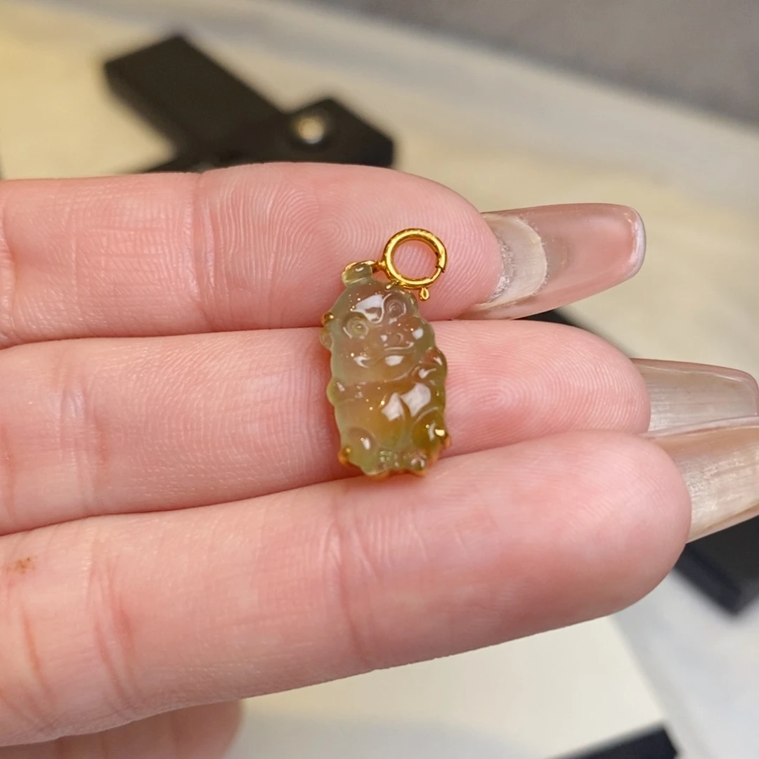 翡翠颈饰18K金镶嵌瑞兽小滴溜