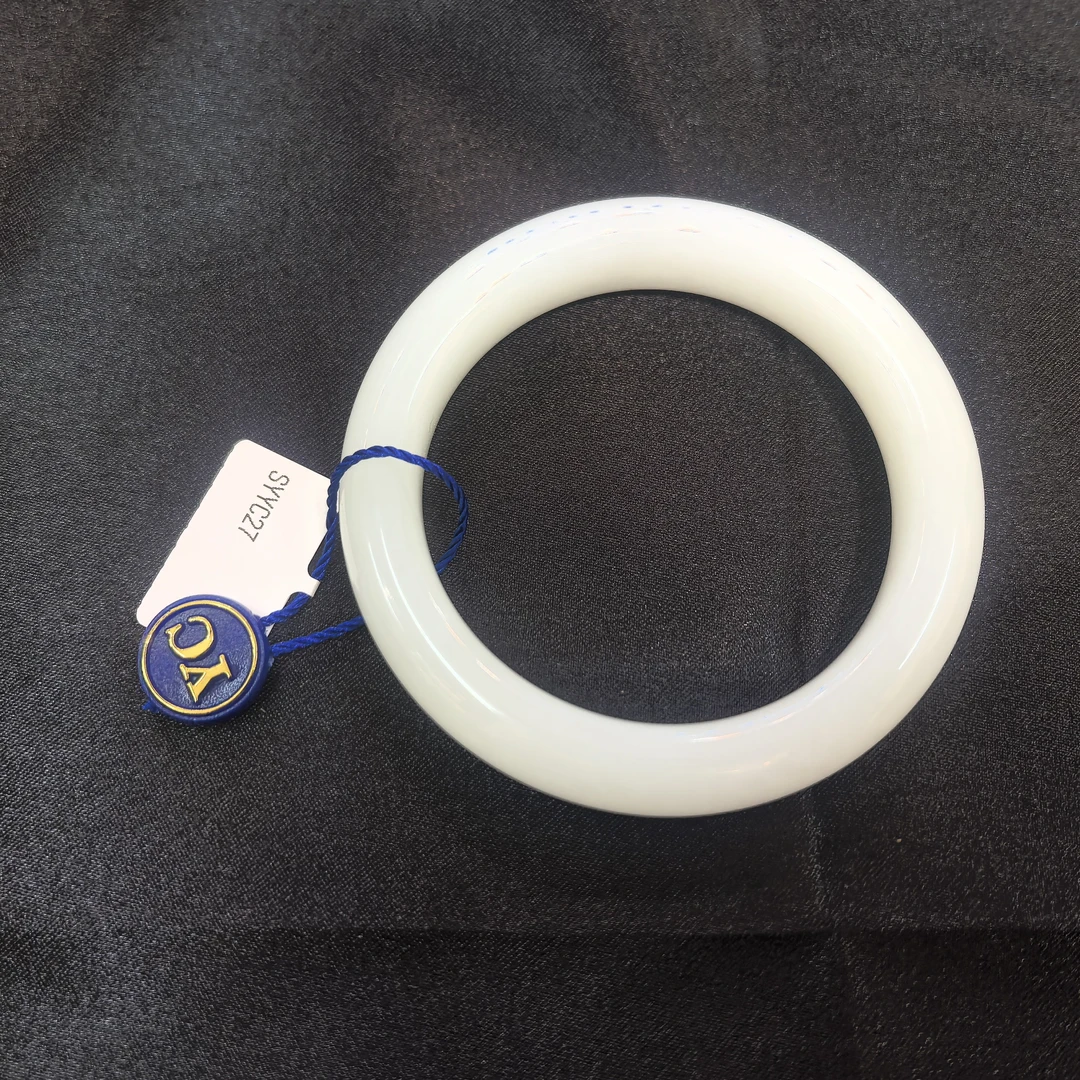 和田玉白玉手镯气质