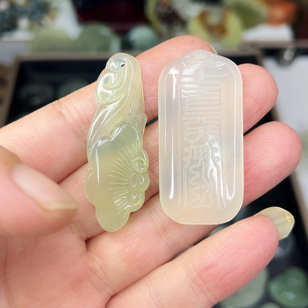 ****魚岫玉未镶嵌颈饰精品岫玉