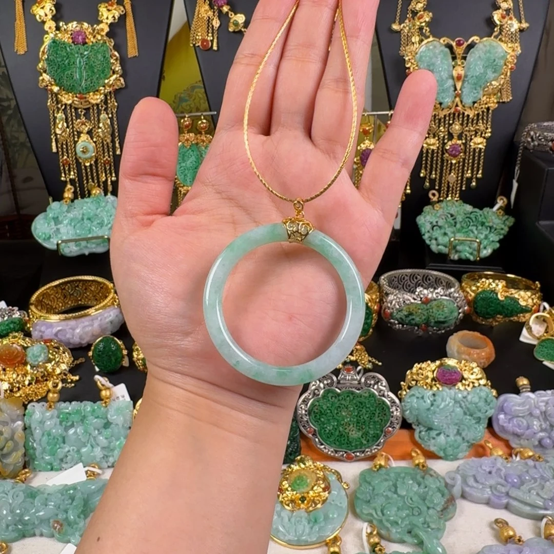 翡翠未镶嵌颈饰甜甜圈吊坠 炸价