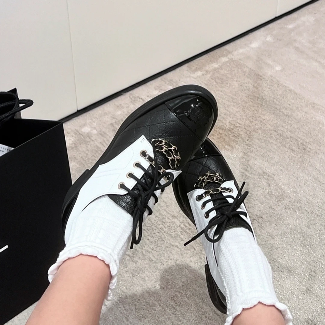 95新 Chanel/香奈儿 皮穿链饰扣乐福鞋 38.5码 公价1.2w j9058