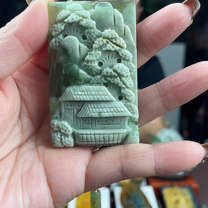 蛇纹石玉未镶嵌颈饰