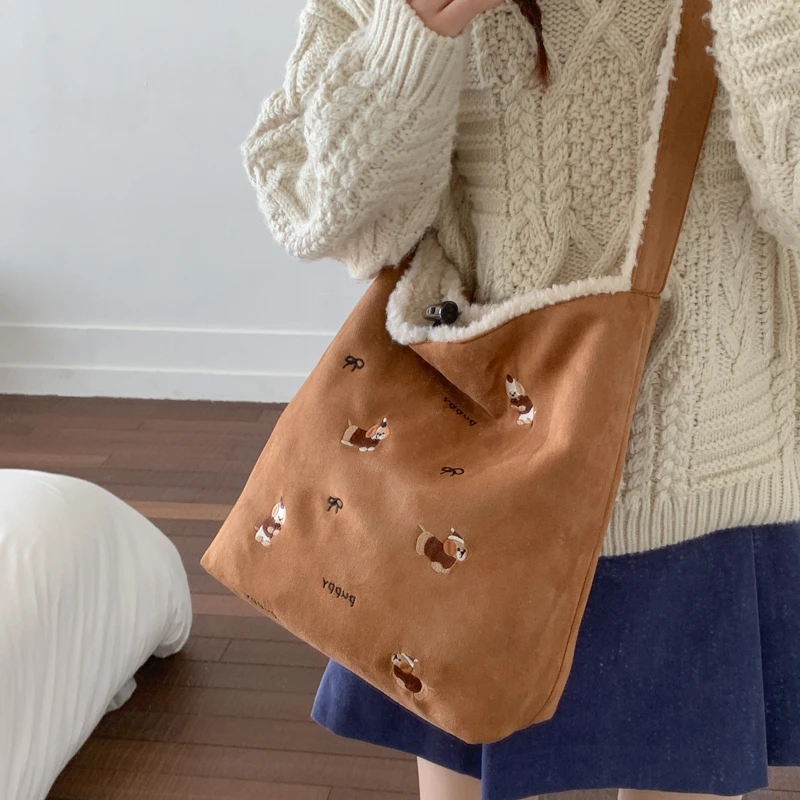 秋冬毛茸茸包包女大容量2025新款休闲学生党上课通勤包斜挎水桶包