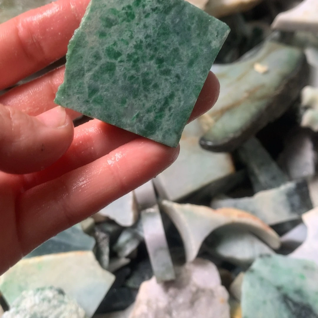 翡翠颈饰未镶嵌缅甸翡翠