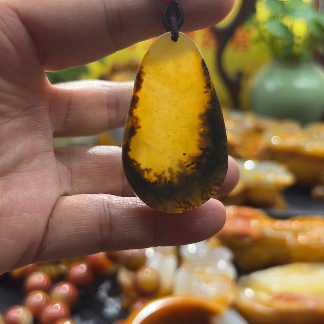 石英质玉未镶嵌颈饰