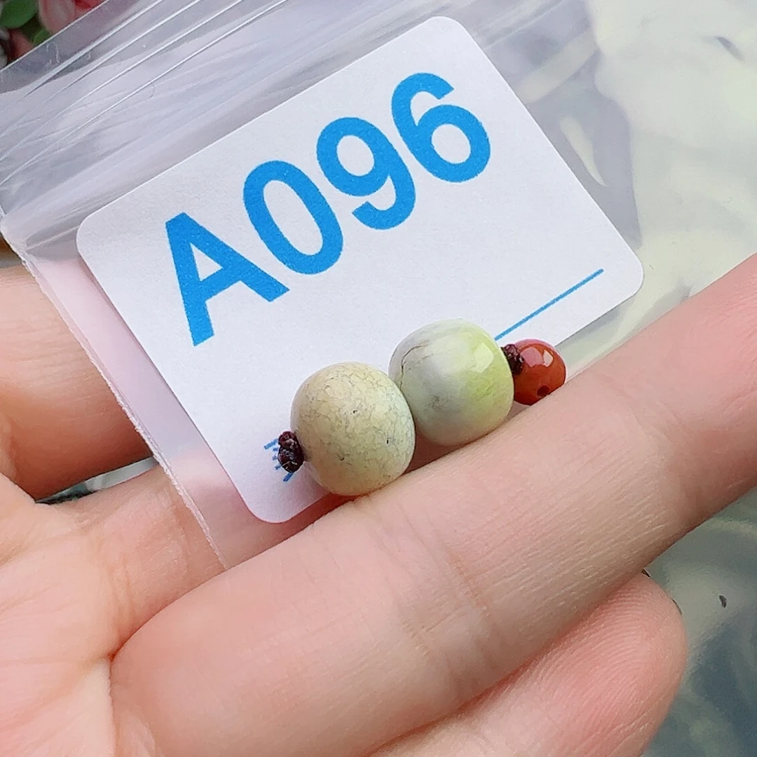 南红玛瑙未镶嵌珠宝奇石