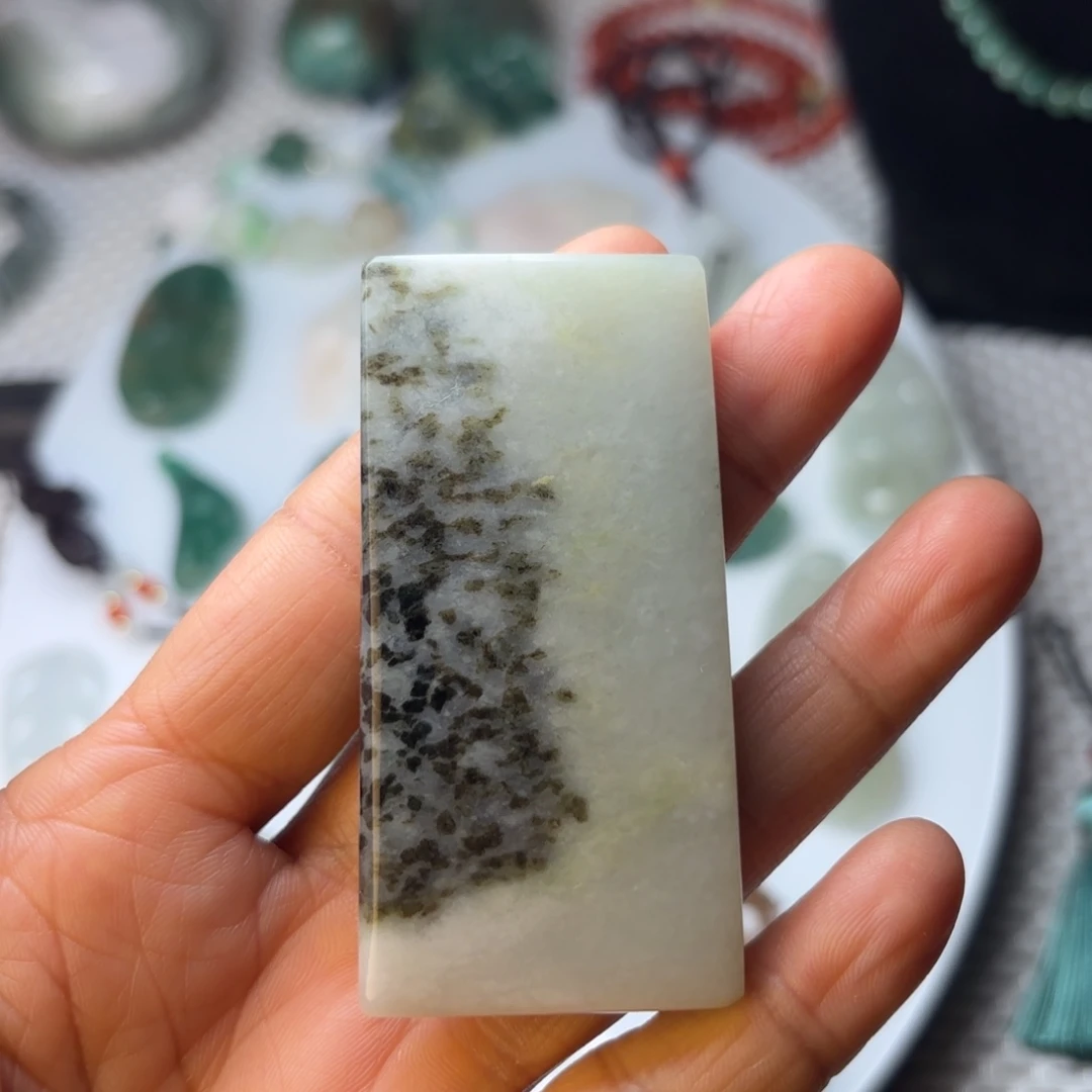 独山玉未镶嵌颈饰独玉平安牌