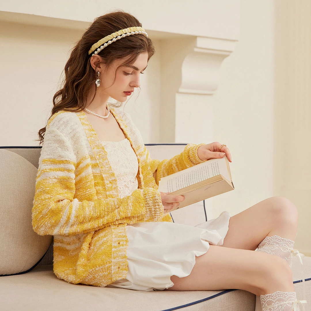 白鹿语时尚休闲V领宽松长袖撞色条纹开衫女式针织衫BY20121