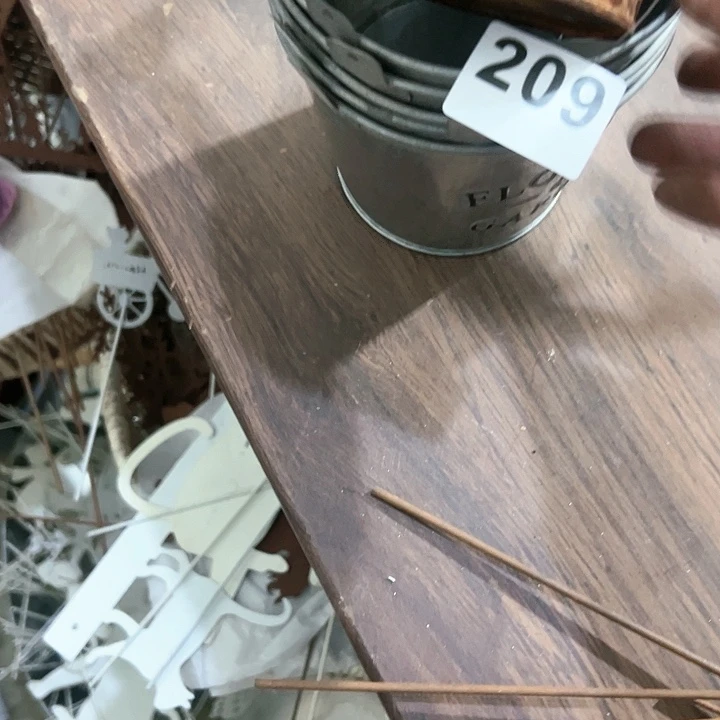 红陶君知家居百货209