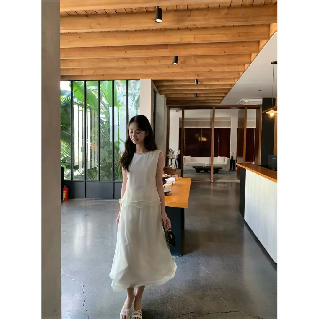 LaceyDitto2025 6/13【威尔士画廊】白色天丝双层波浪摆无袖套装