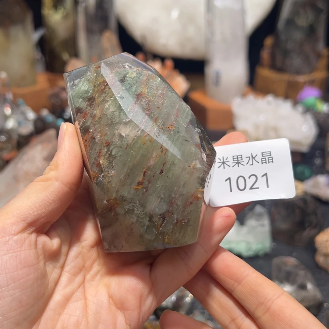 你***在珠宝半成品未镶嵌水晶