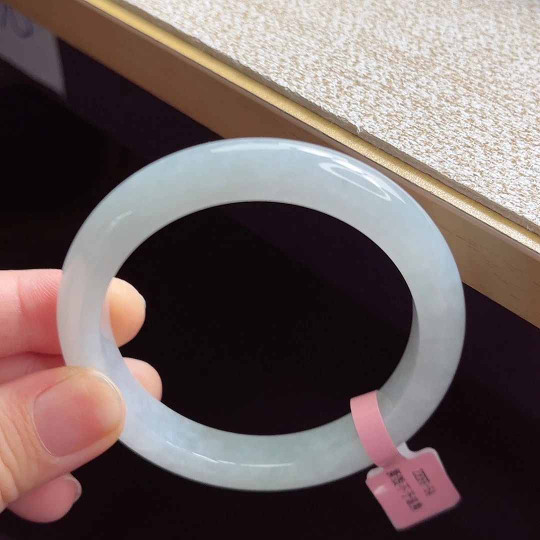 翡翠手镯未镶嵌手镯