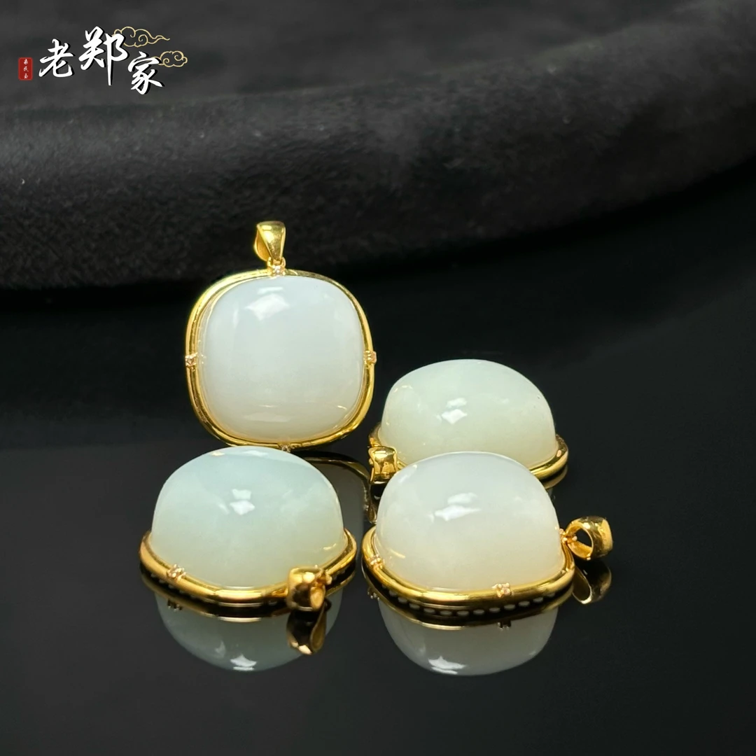 【老郑家】18K金和田玉方块吊坠 3421-1 多样性发1件 约16*16*9mm