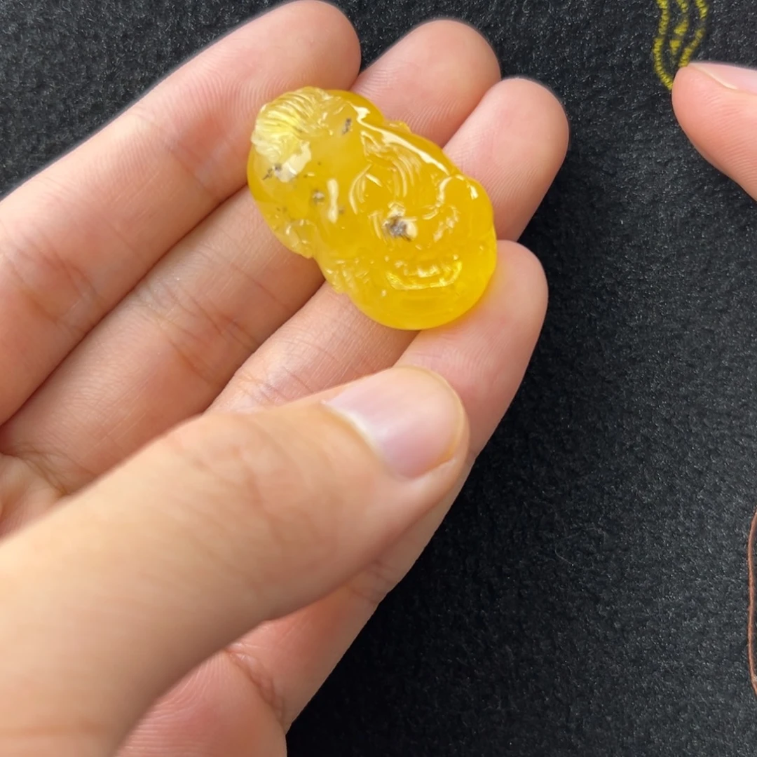 琥珀珠宝奇石未镶嵌